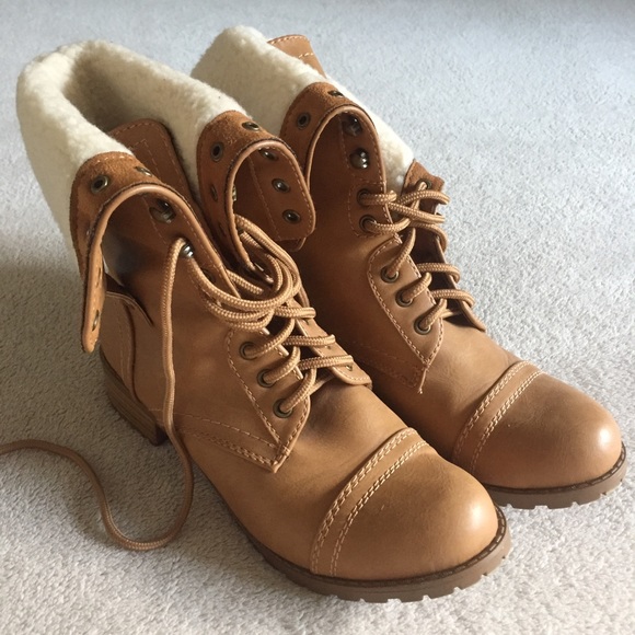 Women's Boots - Picture 1 of 1